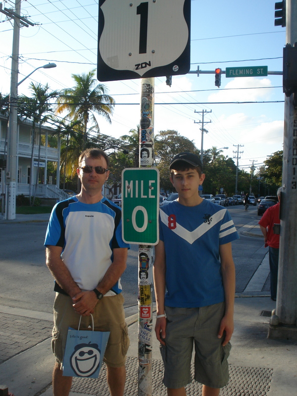 Key West, FL. • Начало шоссе № 1.